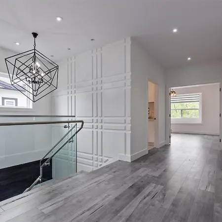 Brand New, Cheerful, Exquisite 4 Bedroom House, Fast Wifi, Free Parking Langley Exterior photo