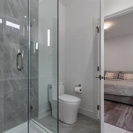 Brand New, Cheerful, Exquisite 4 Bedroom House, Fast Wifi, Free Parking Langley Exterior photo